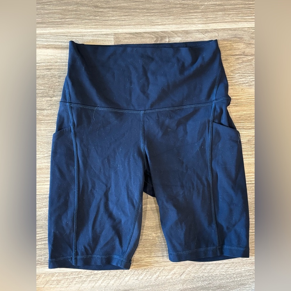 High-Waisted LULULEMON Biker shorts with pockets